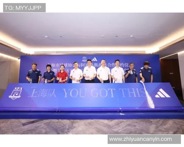 上海足球队的团队协作之道:凝聚力与默契的完美结合 上海足球队的团队协作之道:凝聚力与默契的完美结合