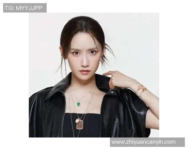 足球明星林允儿展现魅力与实力引领新一代球迷热潮 足球明星林允儿展现魅力与实力引领新一代球迷热潮